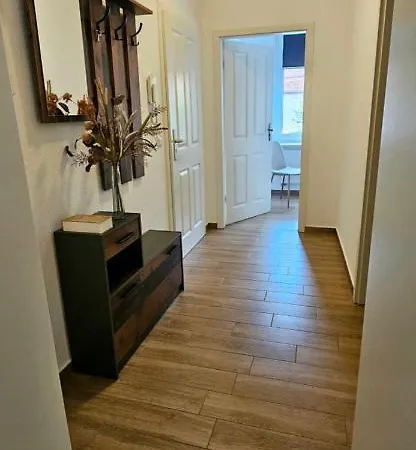 Johnis Fewo, Naehe Stadtzentrum Gegenueber Der Uni In Sehr Ruhiger Lage Und Eigenem Parkplatz Котбус Экстерьер фото