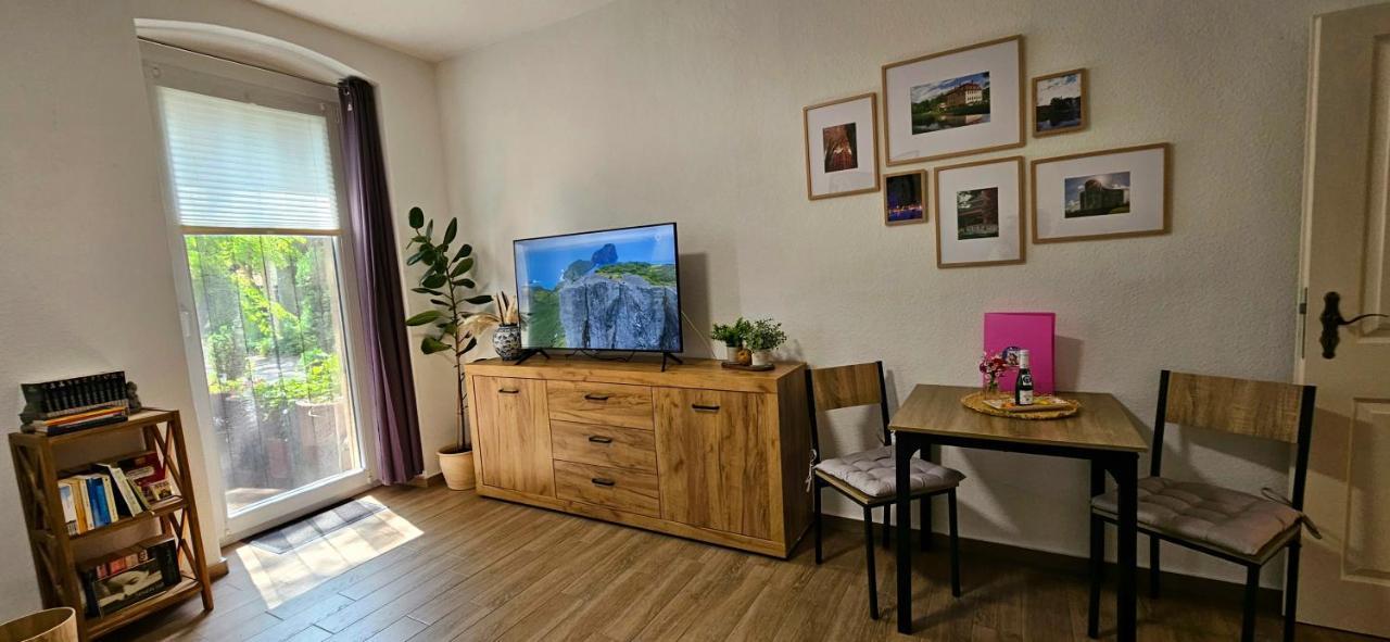 Johnis Fewo, Naehe Stadtzentrum Gegenueber Der Uni In Sehr Ruhiger Lage Und Eigenem Parkplatz Apartment *